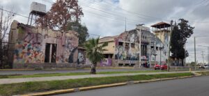 Demolición de la ex Bodega Filippini para la apertura de la calle Cordón del Plata, Godoy Cruz